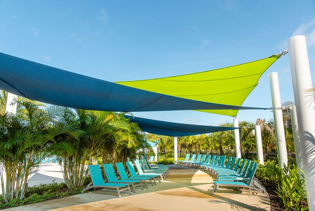 Bạt căng dạng cánh buồm – cảm hứng biển cho không gian của bạn