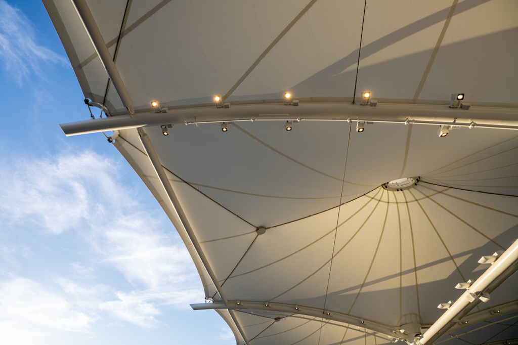 Những mẫu bạt căng kiến trúc ấn tượng cho không gian ngoài trời